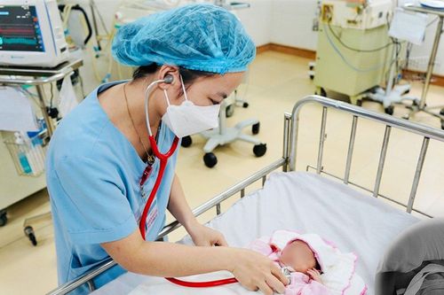 Cứu sống mẹ con sản phụ bị rau bong non thể nặng