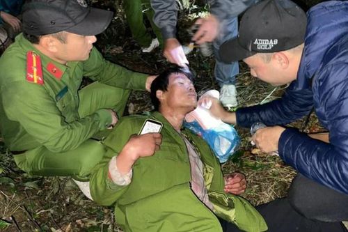 Lai Châu: Ứng cứu phi công dù lượn gặp nạn trong rừng già