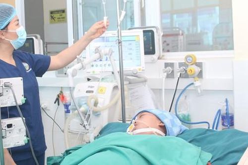 Sản phụ sinh con tại nhà vào viện cấp cứu vì sốc nhiễm khuẩn, nguyên nhân rất bất ngờ