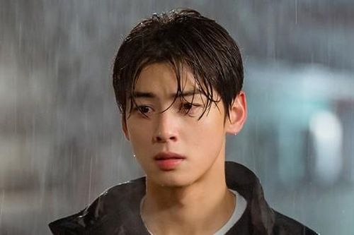 Ngày Đẹp Trời Để Trở Thành Cún: Cảnh Cha Eun Woo dầm mưa khiến fan 'xỉu ngang'