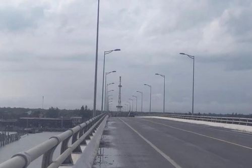 Quảng Trị: Ngư dân 71 tuổi cứu thành công người phụ nữ nhảy cầu tự tử