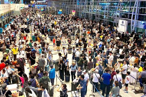 Nhà ga quốc tế Đà Nẵng hạn chế người nhà đưa tiễn hành khách