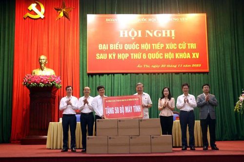 Bộ trưởng Công an Tô Lâm tiếp xúc cử tri tại Hưng Yên