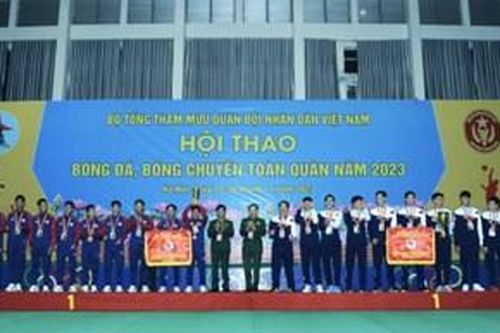 Bế mạc Hội thao bóng đá, bóng chuyền toàn quân năm 2023
