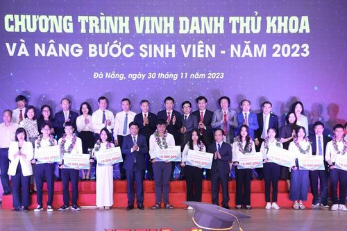 500 triệu đồng tuyên dương, khen thưởng, đồng hành cùng sinh viên Đại học Đà Nẵng