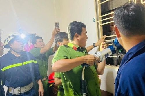 Hy hữu loạt vụ giải cứu người mắc kẹt