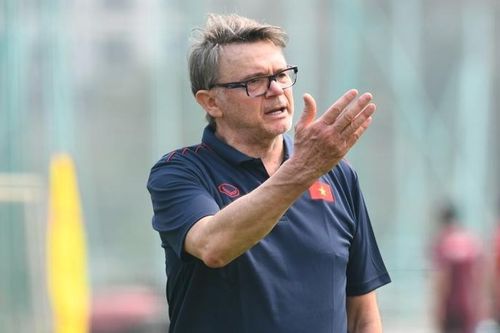 HLV Chun Jae Ho nhận định đáng chú ý về ông Troussier
