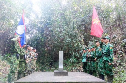 Tuần tra song phương bảo vệ biên giới Việt Nam - Lào