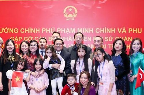 Thủ tướng yêu cầu giải quyết công việc cho kiều bào như việc gia đình mình