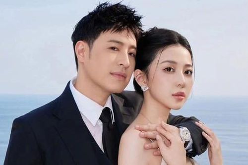 Phan Vỹ Bá cưới hot girl tai tiếng bước ra từ lò săn đại gia