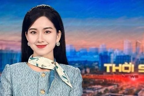 Showbiz 30/11: Nữ MC thời sự ở Nghệ An là con gái cựu tuyển thủ nổi tiếng