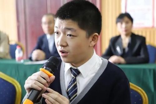 Thủ khoa đầu vào, nam sinh lớp 9 lên thẳng đại học, thạc sĩ không cần thi