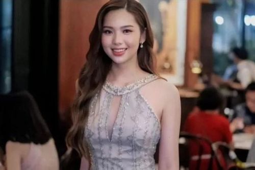 Nhan sắc rạng ngời của cô dâu trong đám cưới tặng quà cho khách gần 5 triệu đồng