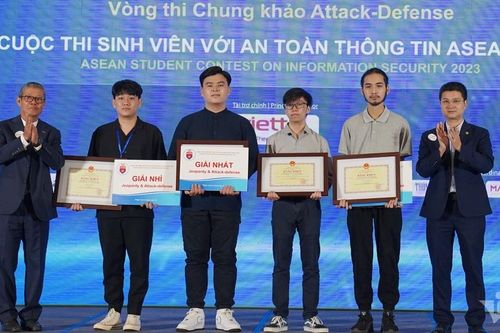 Bộ GD&ĐT trao bằng khen cho 4 nhóm sinh viên an toàn thông tin xuất sắc