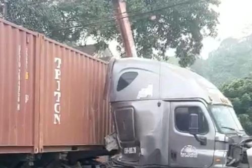 Xe container gặp nạn, Quốc lộ 48 ách tắc