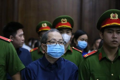 Cựu Giám đốc Bệnh viện Thủ Đức Nguyễn Minh Quân bị đề nghị 21-23 năm tù