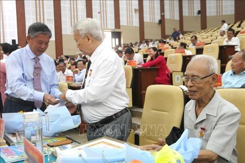 Tạo sinh kế, việc làm, thu nhập bền vững cho hộ nghèo, cận nghèo