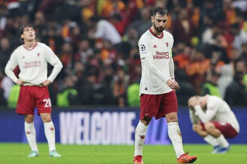 Cánh cửa đi tiếp ở Champions League của MU hẹp dần