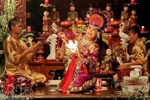 Thực hành Tín ngưỡng thờ Mẫu Tam phủ của người Việt