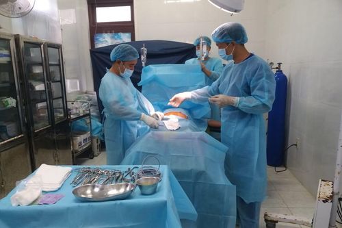 Bệnh xá đảo Song Tử Tây cấp cứu ngư dân viêm ruột thừa cấp