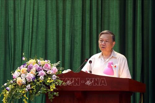 Đại tướng Tô Lâm tiếp xúc cử tri tại Hưng Yên