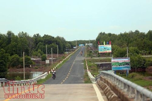 Đề nghị nâng cấp mở rộng đường Hồ Chí Minh đoạn Năm Căn - Đất Mũi