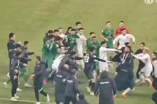 Cầu thủ Trung Quốc và Thái Lan đánh nhau như phim hành động ở giải đấu số 1 châu Á