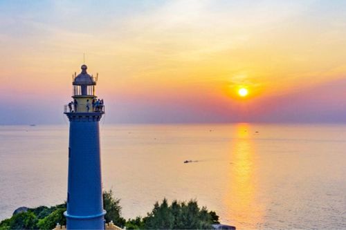 Nơi ánh bình minh đầu tiên tỏa xuống Việt Nam là ở đâu?