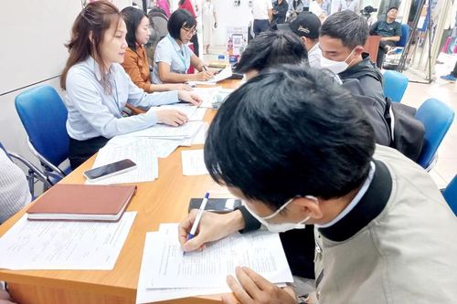 Nhiều doanh nghiệp vốn Hàn Quốc, Nhật Bản tăng tuyển lao động, mức lương hấp dẫn
