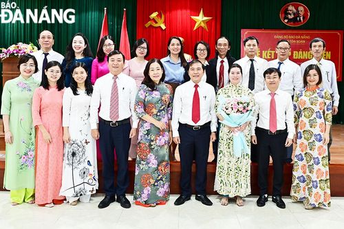 Đảng bộ Báo Đà Nẵng phát triển thêm 2 đảng viên