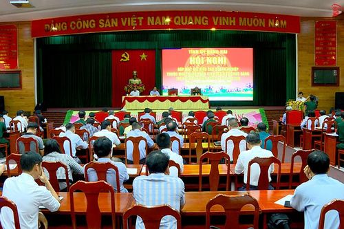 Phấn đấu xây dựng lực lượng tự vệ tại 100% doanh nghiệp có tổ chức Đảng