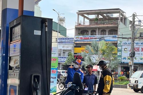 Ngày 30-11, giá xăng, dầu biến động nhẹ