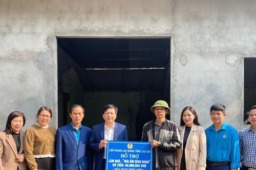 Hỗ trợ 1,9 tỷ đồng xây dựng, sửa chữa nhà 'Mái ấm công đoàn'