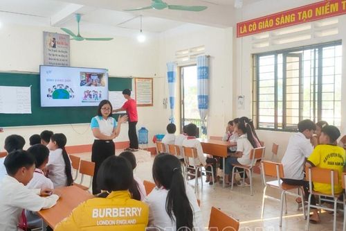 Văn Bàn: Tích cực hướng dẫn vận hành câu lạc bộ 'Thủ lĩnh của sự thay đổi'
