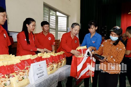 Phiên chợ '0 đồng' cho người khiếm thị