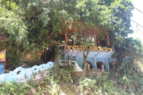 Chiêm ngưỡng đền Đá Thờ