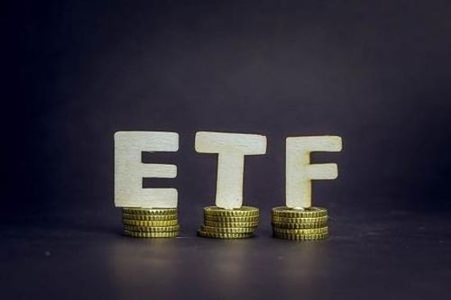 Các quỹ ETF bị rút vốn mạnh đang nắm giữ nhóm cổ phiếu nào?
