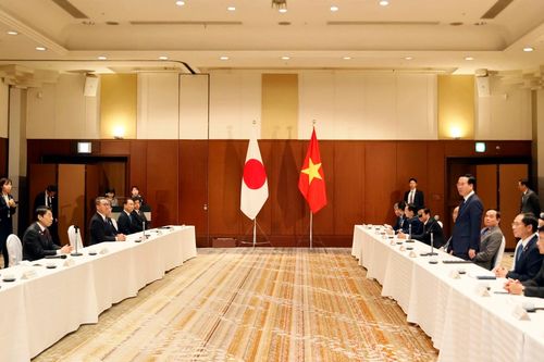 Chủ tịch nước tiếp Thống đốc Fukuoka, lãnh đạo địa phương vùng Kyushu