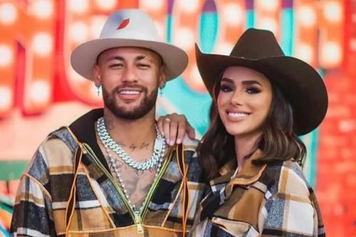 Neymar bị bạn gái chia tay sau loạt lùm xùm tình ái