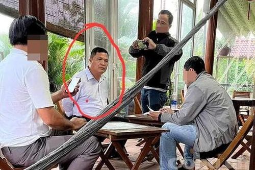 Bắt quả tang đối tượng xưng là phóng viên cưỡng đoạt tiền của doanh nghiệp