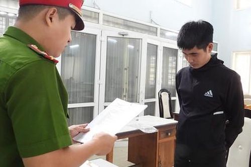 Nhân viên ngân hàng chiếm đoạt tiền tỷ của khách hàng và đồng nghiệp