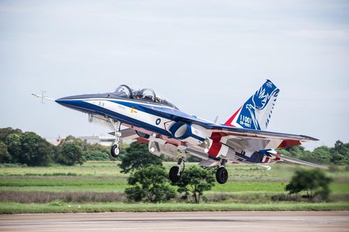 Máy bay nội địa giá rẻ nhưng Đài Loan vẫn phải mua F-16 Mỹ