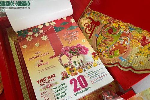 Sôi động thị trường lịch Tết năm 2024