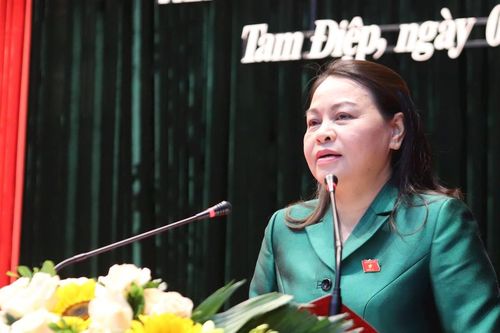 Phó Chủ tịch - Tổng Thư ký Nguyễn Thị Thu Hà tiếp xúc cử tri tại TP Tam Điệp