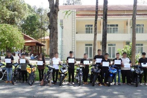 Xử lý nghiêm các đối tượng điều khiển xe mô-tô tốc độ cao gây mất trật tự