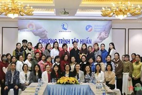 Chương trình tập huấn 'Tiếp sức trẻ sinh non Việt Nam'