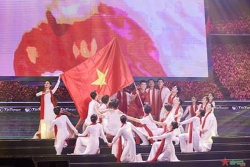 Duy Mạnh tái hiện khoảnh khắc cắm cờ tại Thường Châu