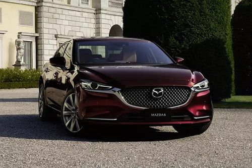 Mazda6 đặc biệt sơn đỏ độc, giá hơn 1,6 tỷ đồng tại Đông Nam Á
