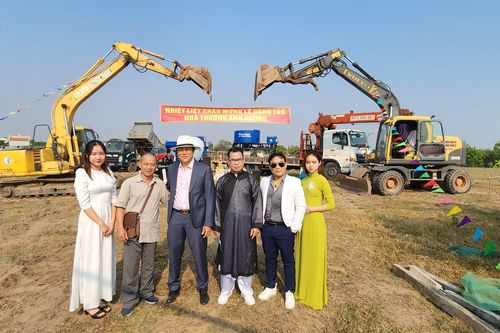 Đạo diễn Trần Bình Trọng nhờ làm hài Tết chữa bệnh ghen cho vợ