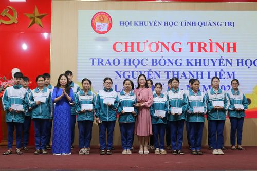 Hàng trăm suất học bổng chắp cánh ước mơ cho học sinh nghèo Quảng Trị